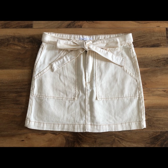 Cute Denim Skirt with belt! - Picture 1 of 4